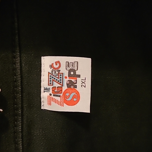 Cropped Black Denim Jacket - Picture 3 of 8